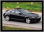 Czarna Mazda RX-8